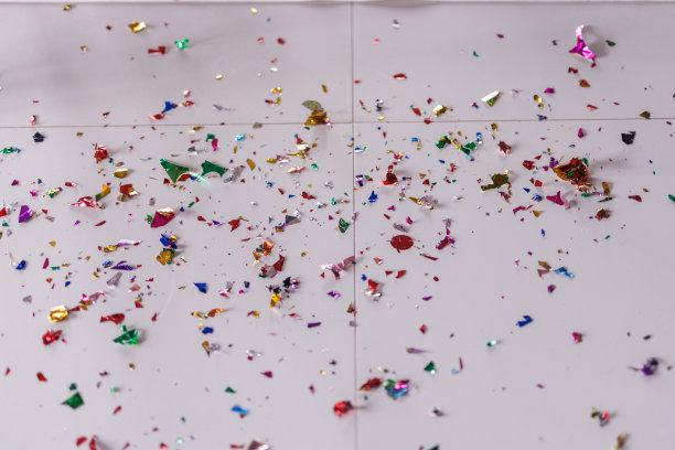 一天后，一个盛大派对的余波图片下载