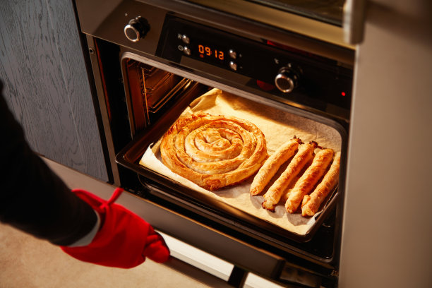 从欧文那里拿出糕点图片下载