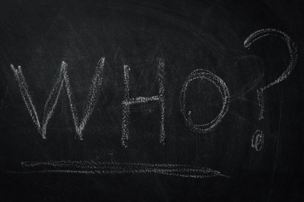 谁?“谁用粉笔写在黑板上”这个词是新闻和传播学中必不可少的问题之一图片下载