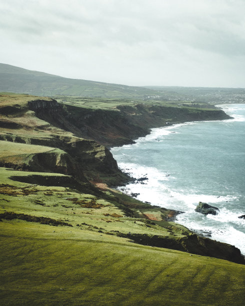 爱尔兰风光之美：海岸线与悬崖图片下载