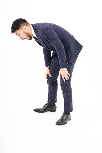 商人看着屏幕底部图片下载