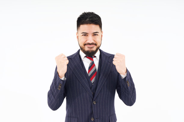 一个西装革履的男人图片下载