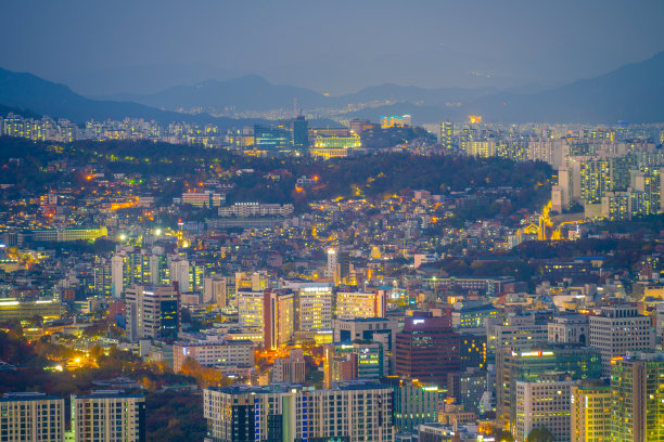 日落时分的韩国首尔城市天际线图片下载