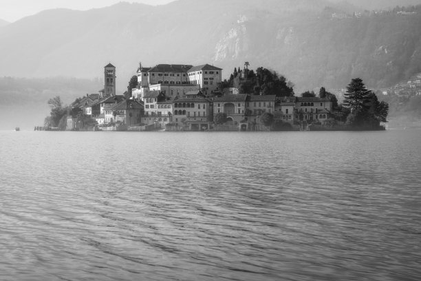 奥尔·圣朱利奥岛。色图像图片下载