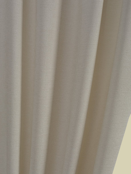 有钩子的漂亮窗帘。孤立的白色背景。图片下载