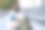 专注的年轻非洲学生坐在楼梯上使用图片下载
