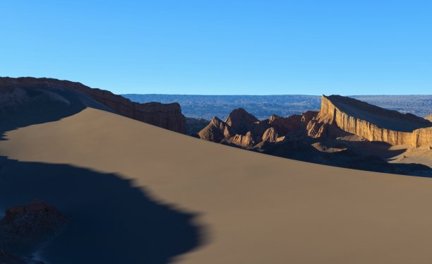 阿塔卡马沙漠月亮谷的日落图片下载