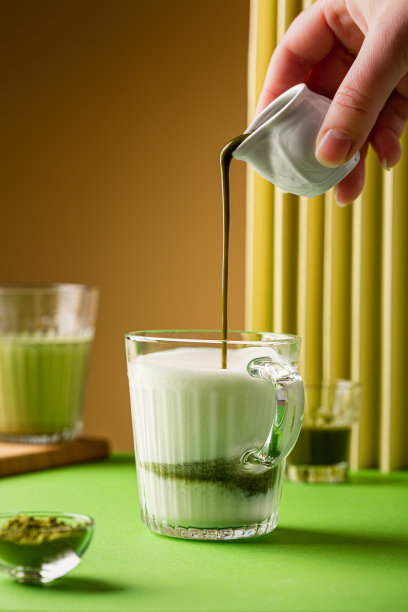 一杯抹茶绿茶拿铁图片下载