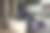 大树里有垃圾。垃圾成堆。环境污染概念。未经授权的垃圾填埋场。图片下载