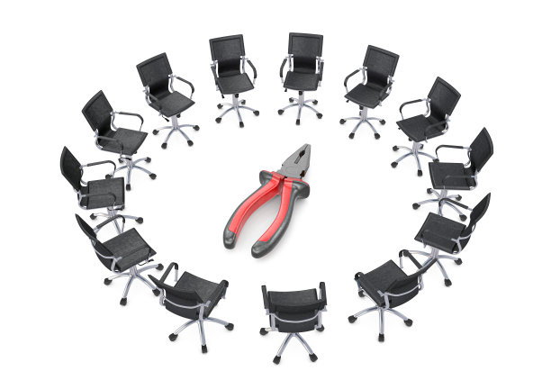 带钳子的办公椅图片下载