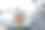 面条与游泳池背景图片下载