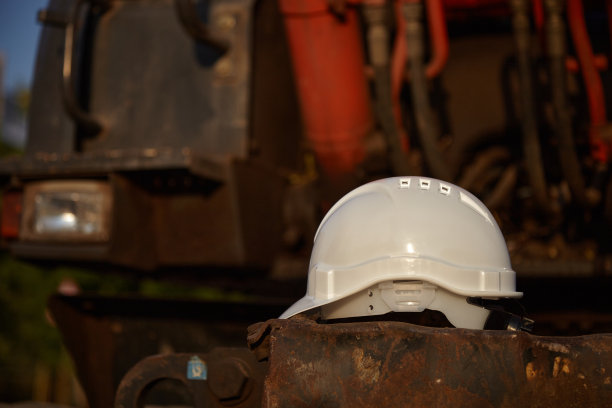 保护头部的头盔。图片下载