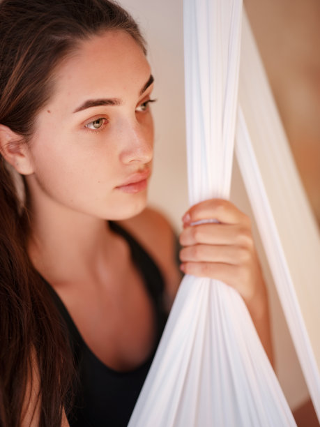 瑜伽室内空气瑜伽及拉伸工作坊图片下载