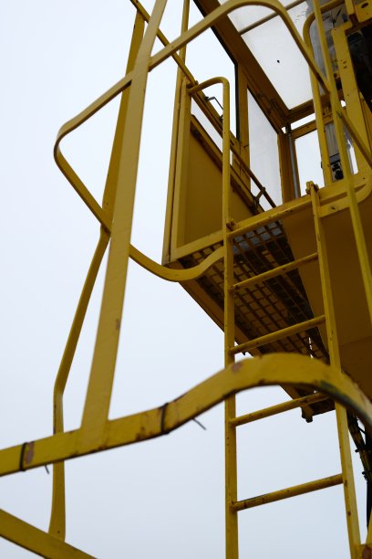 码头详细游艇船升降机图片下载