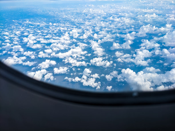 从飞机窗口看到的景色图片下载