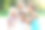 孩子们带着猪宝宝。农场或动物园的孩子图片下载