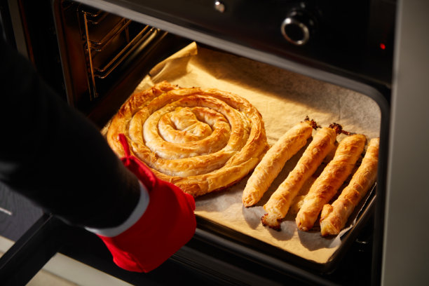 从欧文那里拿出糕点图片下载