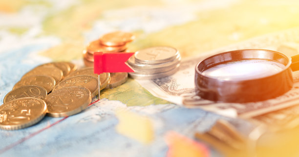 假期准备理念，路线规划理念。特写捕捉，选择性对焦。旅行的概念。图片下载