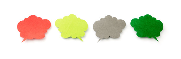 语音泡泡或文字框由彩色剪纸制成。图片下载