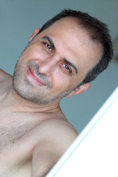 一个男人的肖像图片下载