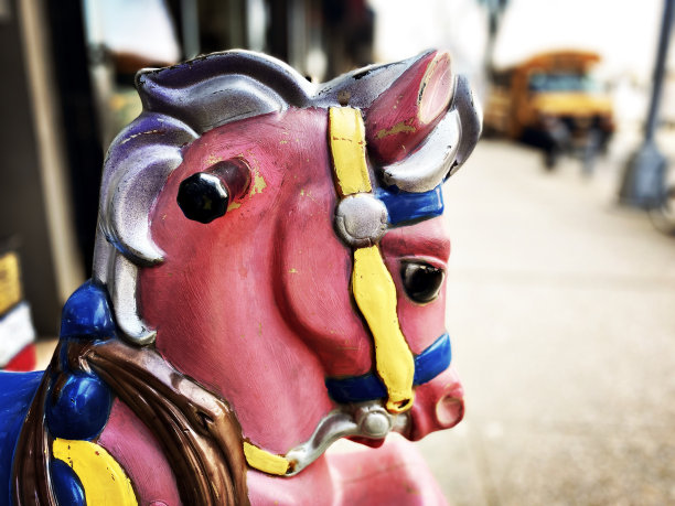 投币儿童游乐-粉红马图片下载