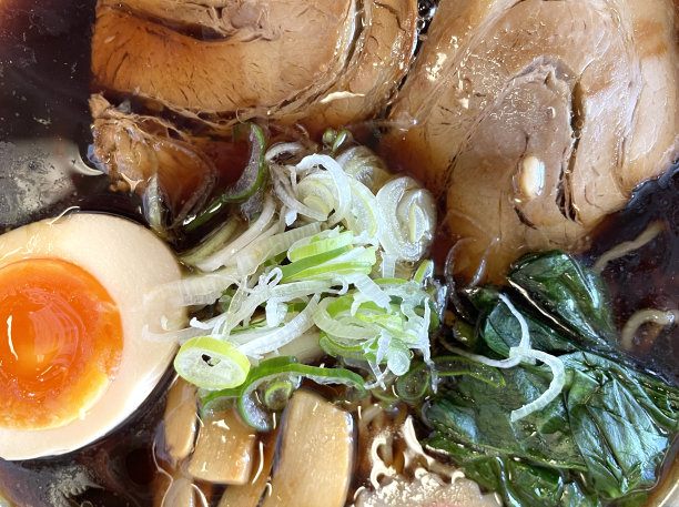 日式黑汤猪肉拉面图片下载