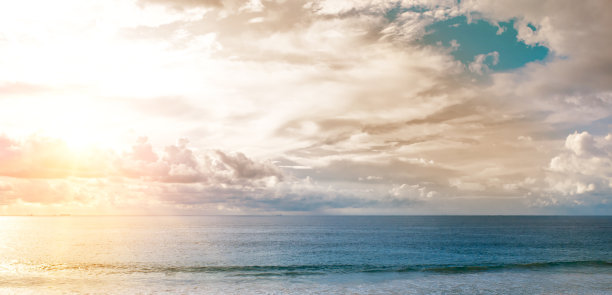 热带海滩清晨。宽的照片。图片下载