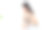 年轻漂亮的亚洲女人坐在床上使用笔记本电脑在卧室里在家工作，女性是自由职业者使用笔记本电脑在线，一个人，业务和生活方式的概念。图片下载