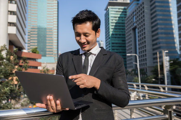 商务亚洲人的工作风格图片下载