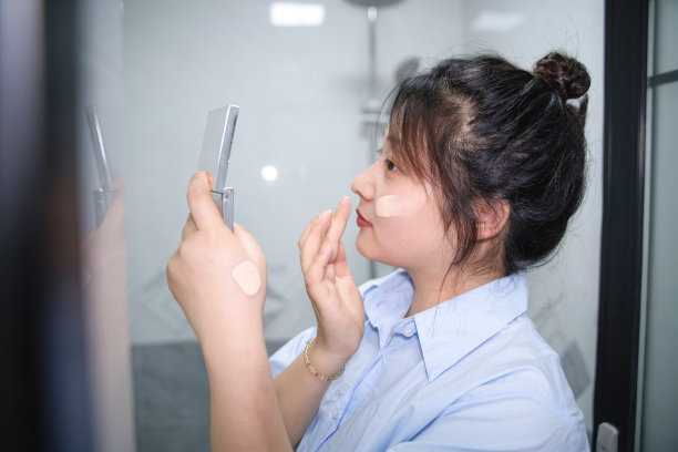 化妆的亚洲女孩图片下载