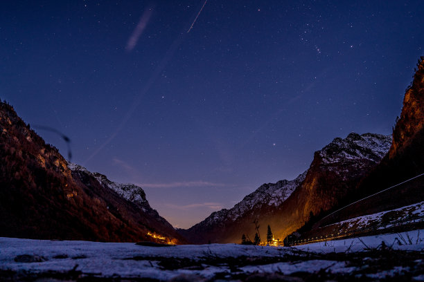 阿拉格纳夜射图片下载