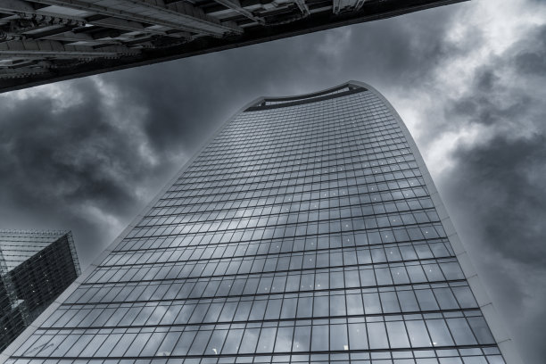 伦敦金融区的阴天图片下载