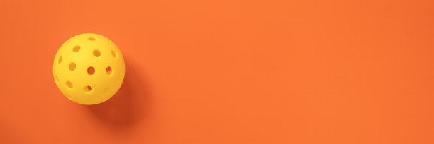 橙色旗帜上的匹克球图片下载