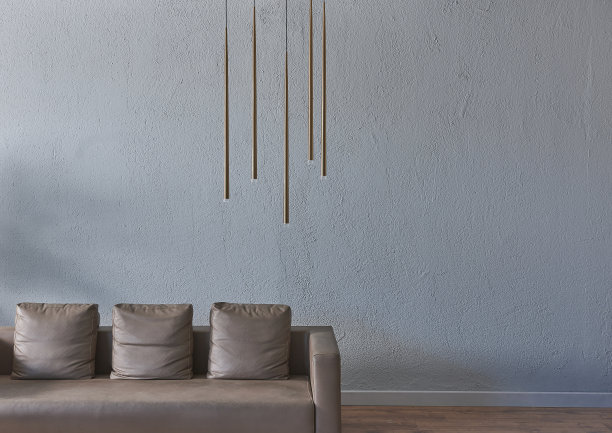 现代家庭室内客厅和家庭办公室，木桌子笔记本电脑书架书花在桌子地毯。图片下载