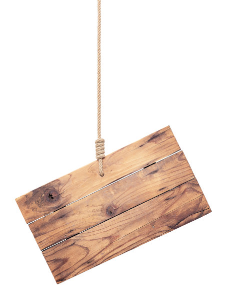 挂在绳子上的木制标志图片下载
