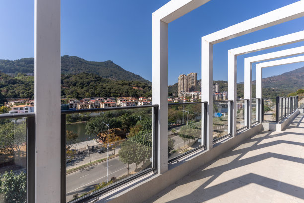 建筑的水泥框架装饰和外部走廊图片下载