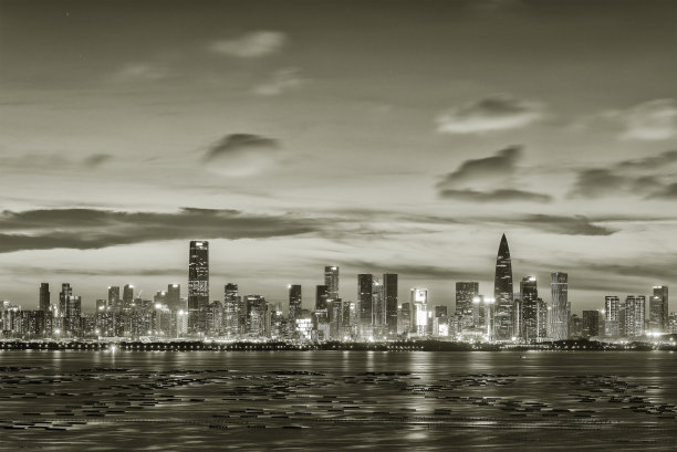 日落时分，中国深圳的天际线。从香港边境看图片下载