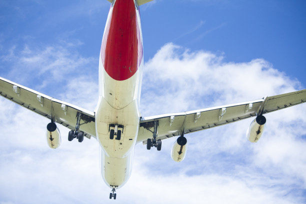 飞机即将着陆的角度照片图片下载