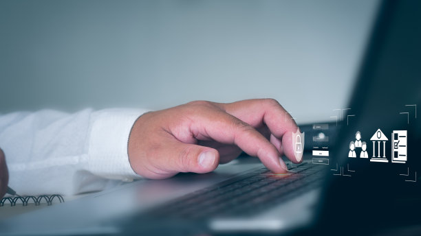 Cyber Security Internet and  ​​Networking Concepts. businessman with tablet in hand and touch on screen and encrypt virtual lock screen icon. Digital crime by protecting anonymous hackers' data图片下载