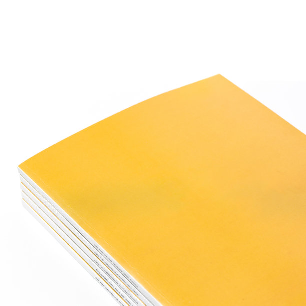 白色背景的空白杂志图片下载