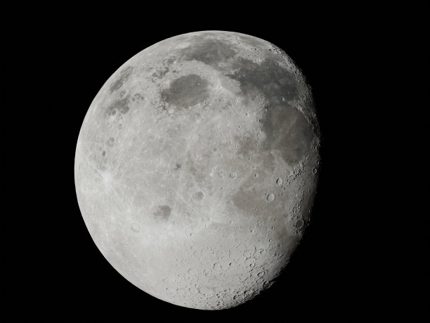 满月是一种天文奇观，吸引着各个年龄和文化的人。图片下载