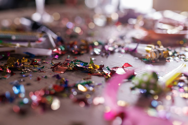 一天后，一个盛大派对的余波图片下载