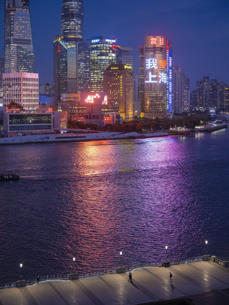 上海城市风景摄影，黄浦江两岸建筑，人文。苏州河两岸有建筑、桥梁图片下载