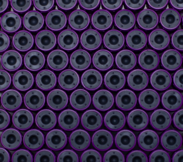 背景来自临床血液测试的试管，俯视图。从顶部拍摄的试管照片。实验室试管俯视图。图片下载