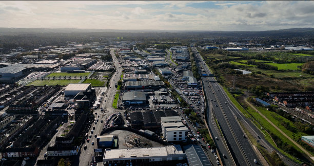 北爱尔兰贝尔法斯特天际线城市景观的住宅和商业航拍照片图片下载