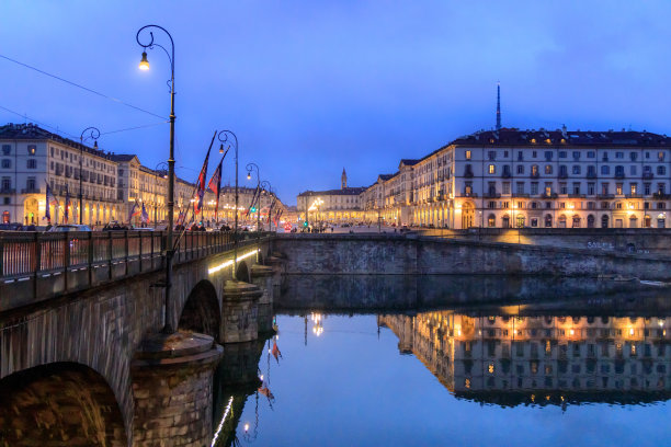 都灵之夜图片下载