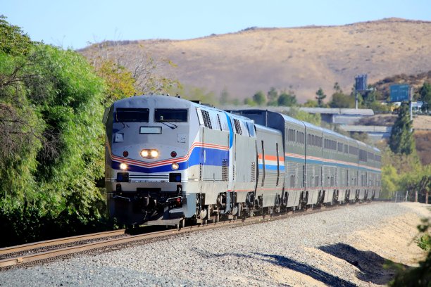 著名的风景路线-美铁海岸星光列车从洛杉矶到西雅图图片下载