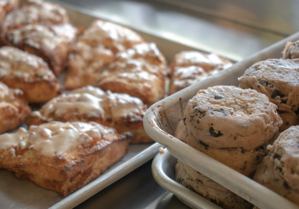 烤盘上的糕点图片下载