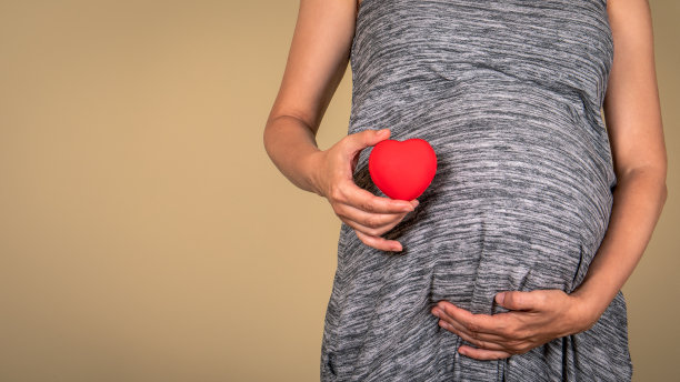 怀孕的女人。家庭、爱情、女性健康观念。本空间图片下载