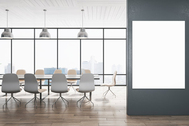 现代的混凝土和木制会议室办公室内部，墙上有空的白色模拟横幅，全景窗户，城市景观，灯具和家具。3 d渲染。图片下载